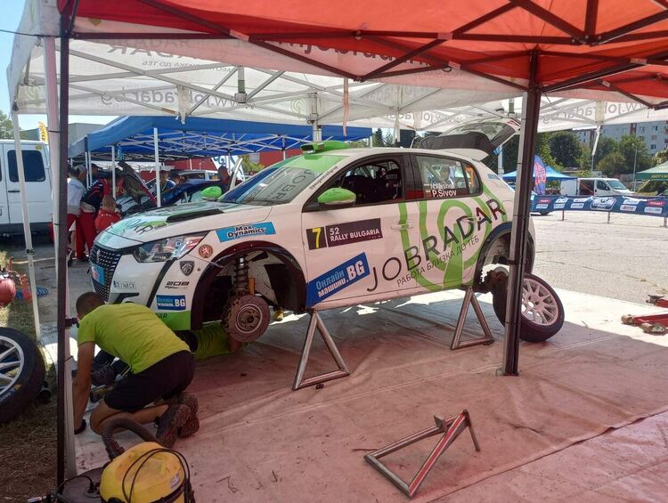 Хасковски механик и ветеран участваха в 52-то рали “България”