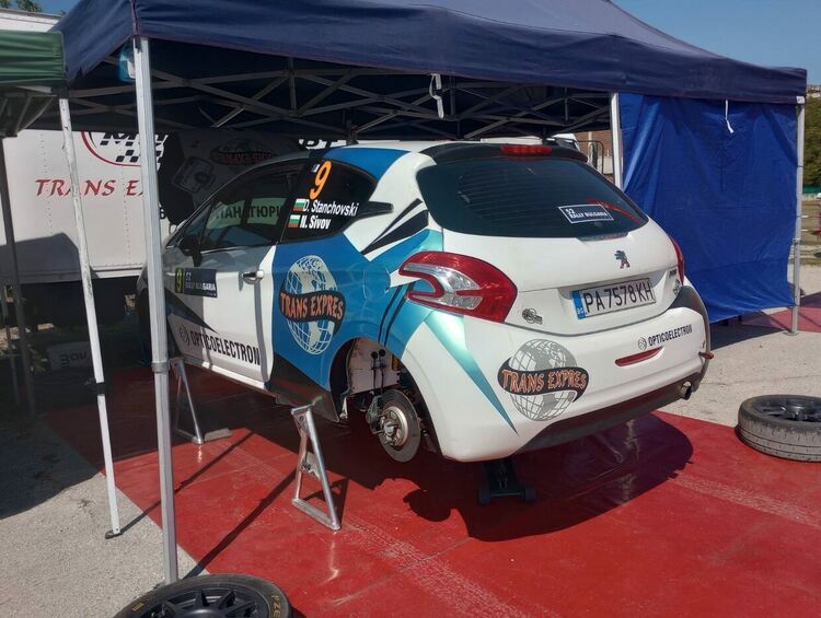 Хасковски механик и ветеран участваха в 52-то рали “България”