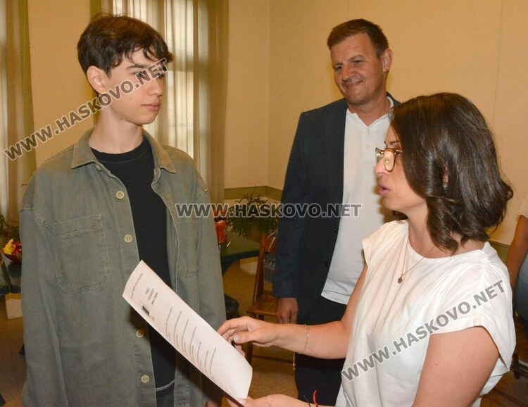 Младежи дебатираха последствията от Covid-19