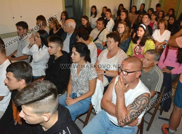 Младежи дебатираха последствията от Covid-19