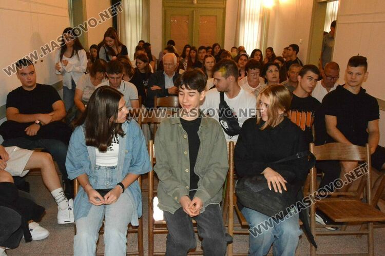 Младежи дебатираха последствията от Covid-19