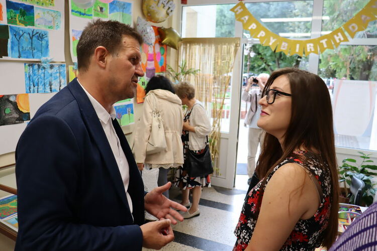 Представиха изложба „Весели моменти“ за първата година на школа „Амфитрита Арт“