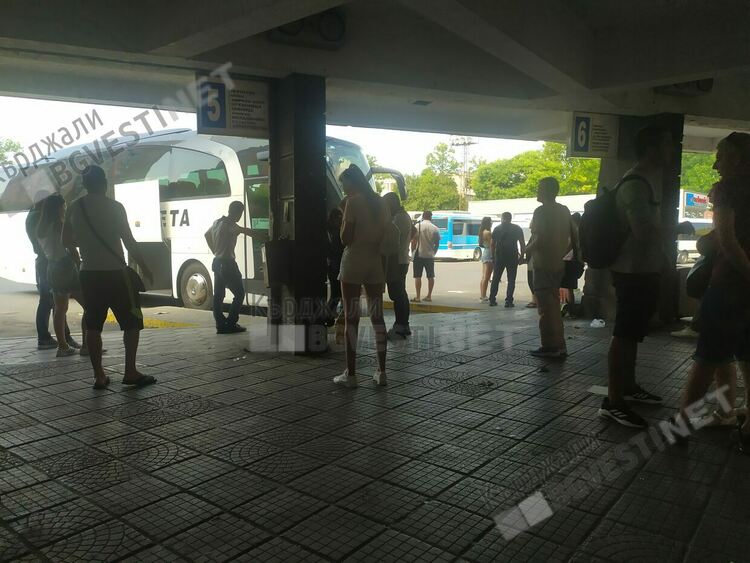 Гласят вдигане на цените на междуградските превози,едва удържат повишаването на билетите за София