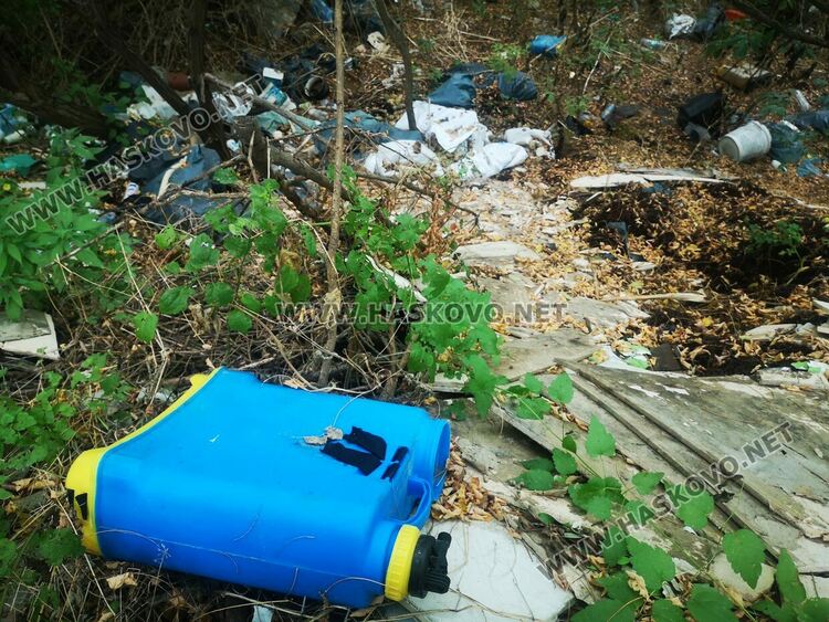 Сигнализираха за нерегламентирано сметище край Мандра