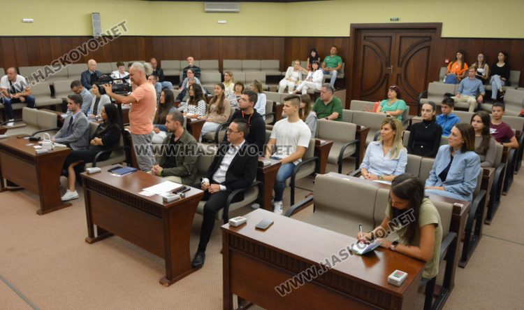 Дискутираха преодоляването на неравенствата като ефект върху младежите и уязвимите групи