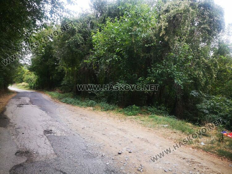 Сигнализираха за нерегламентирано сметище край Мандра