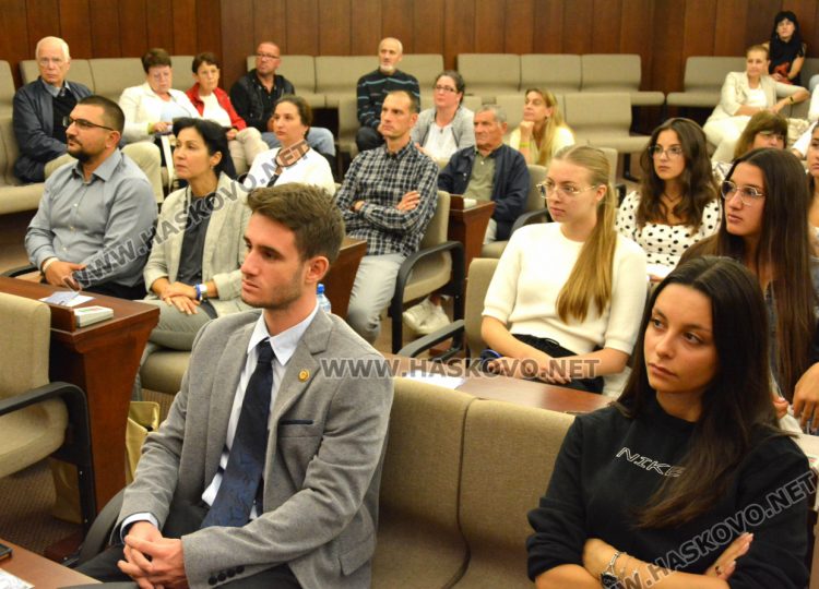 Дискутираха преодоляването на неравенствата като ефект върху младежите и уязвимите групи