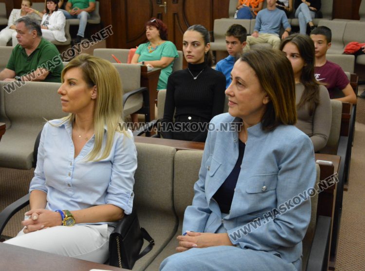 Дискутираха преодоляването на неравенствата като ефект върху младежите и уязвимите групи