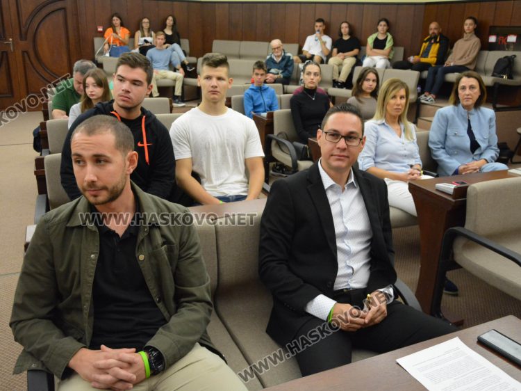 Дискутираха преодоляването на неравенствата като ефект върху младежите и уязвимите групи