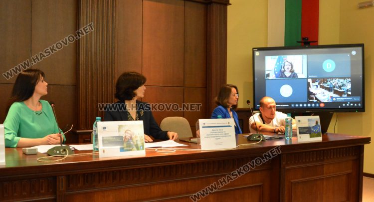 Дискутираха преодоляването на неравенствата като ефект върху младежите и уязвимите групи
