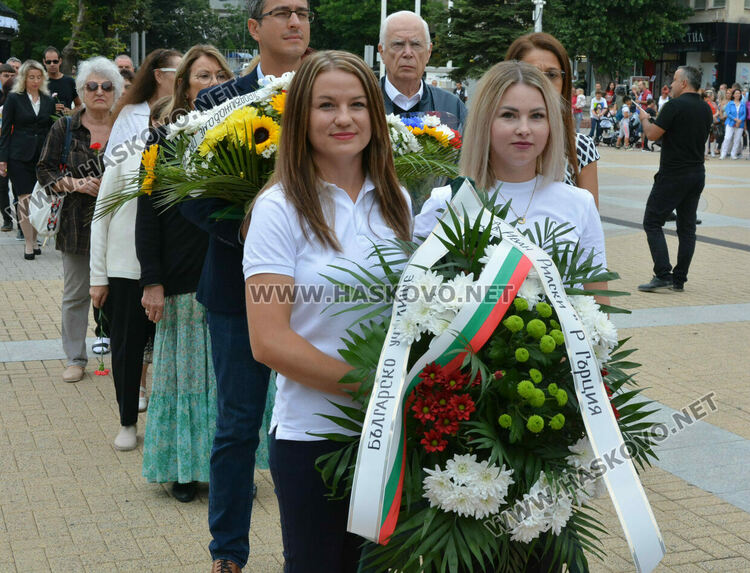 Голямо хоро, цветя и концерт в Хасково за 138 г. от Съединението