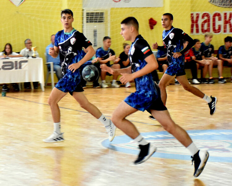 Отборите на “Асти” триумфираха в приятелския турнир “Вълчо Даскалов”