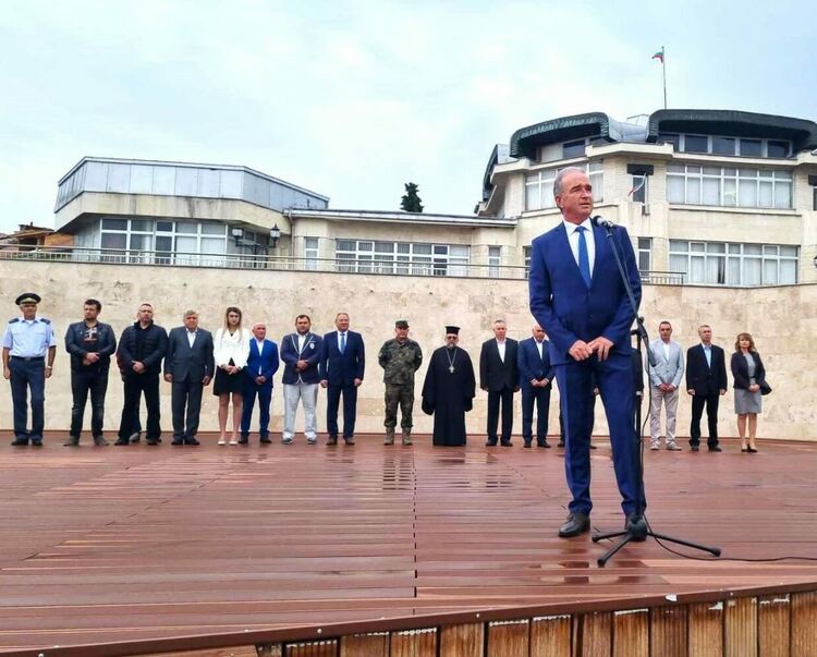 Кметът Грудев: Съединението е урок по достойнство пред целия свят