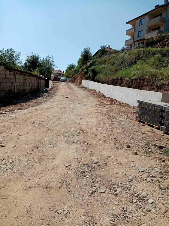 Слагат павета на улици в Златоград