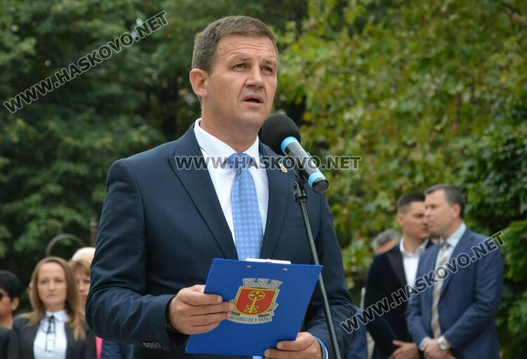 Голямо хоро, цветя и концерт в Хасково за 138 г. от Съединението