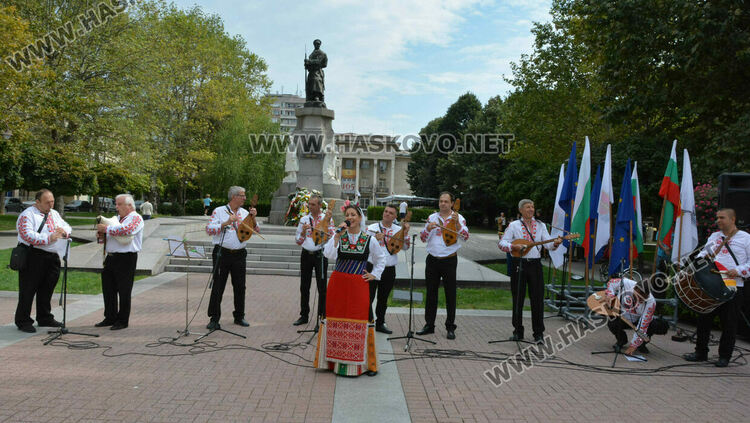 Голямо хоро, цветя и концерт в Хасково за 138 г. от Съединението