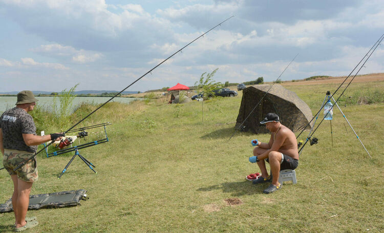  Шаранджии мерят сили на турнир по спортен риболов край с. Горски извор