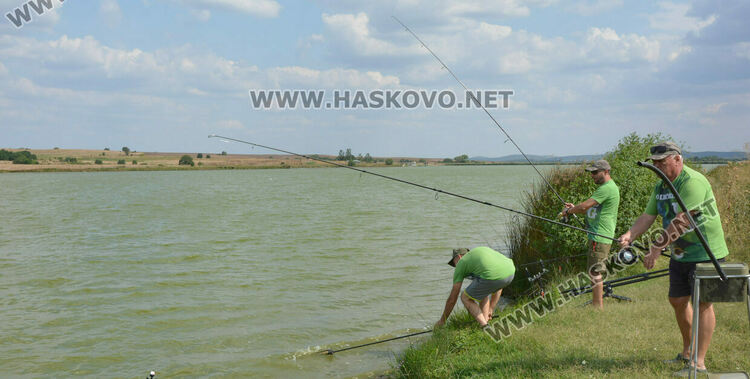  Шаранджии мерят сили на турнир по спортен риболов край с. Горски извор