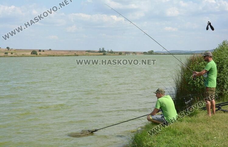  Шаранджии мерят сили на турнир по спортен риболов край с. Горски извор
