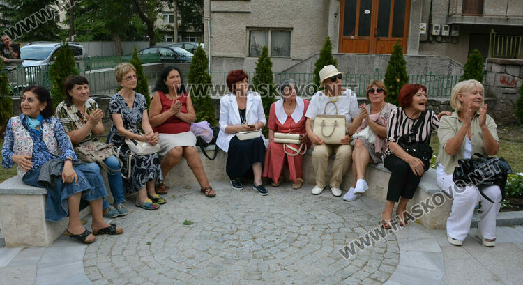 Хор „Родна песен“ и Камерен оркестър Хасково огласиха подхода към монумента „Света Богородица“