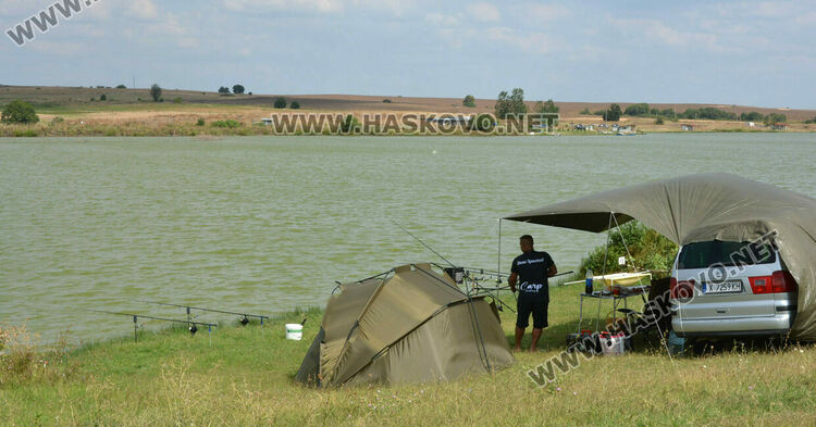  Шаранджии мерят сили на турнир по спортен риболов край с. Горски извор