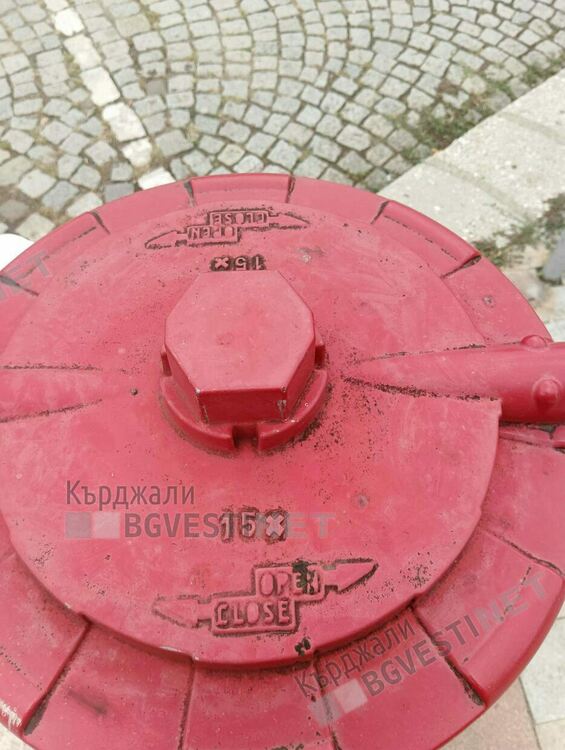 Незнание и добри намерения:Кърджалийци си хвърлят боклука в противопожарен кран