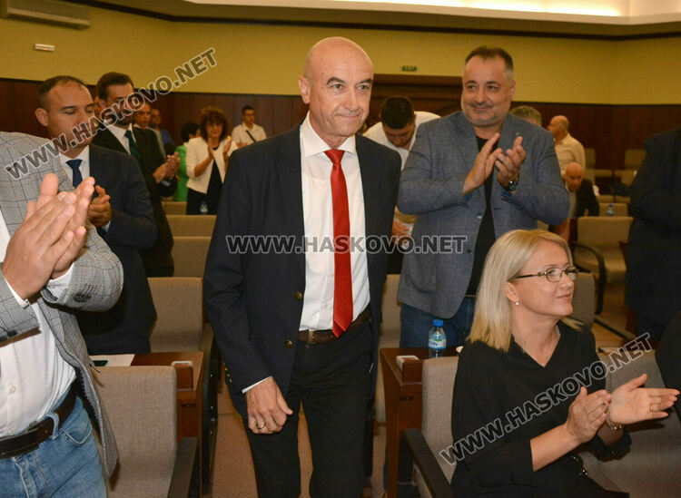 Д-р Делчо Каравасилев стана почетен гражданин на Хасково, д-р Митко Василев - с почетен знак 