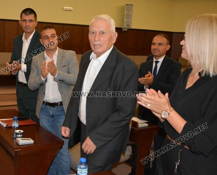 Д-р Делчо Каравасилев стана почетен гражданин на Хасково, д-р Митко Василев - с почетен знак 