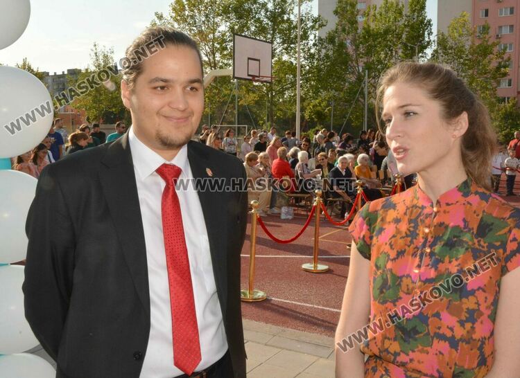 Представиха най-големия стенопис на училище за 50 г. от създаването на „Шандор Петьофи“