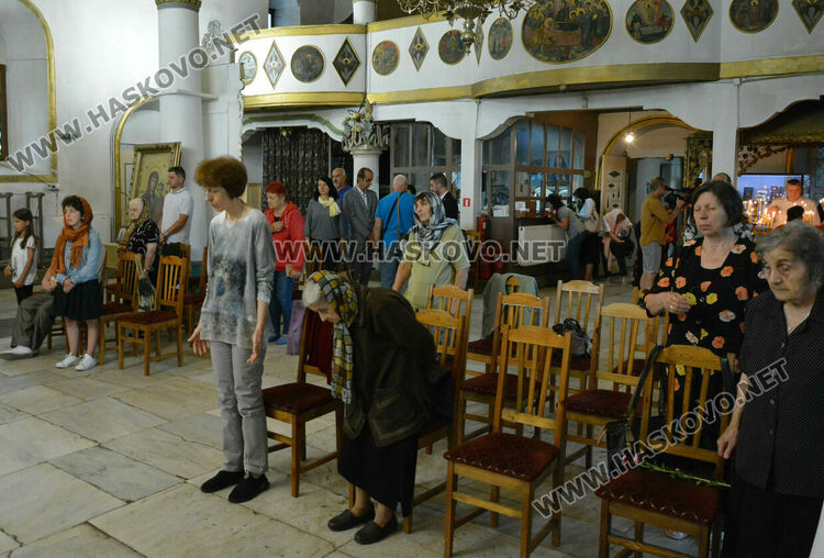 Празнична литургия за Рождество Богородично в Деня на Хасково