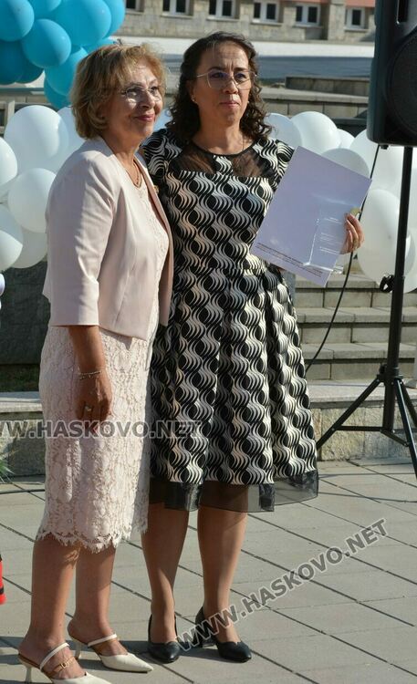 Представиха най-големия стенопис на училище за 50 г. от създаването на „Шандор Петьофи“