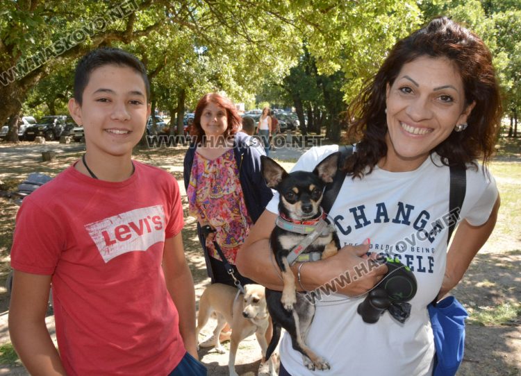 Деца и четириногите им  любимци се забавляваха на „Кенана“