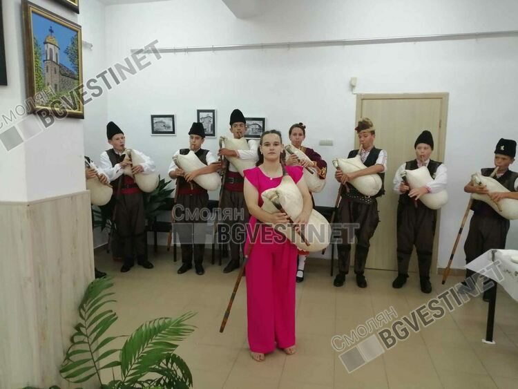 Втора самостоятелна изложба на Мария Бялкова бе открита в залата на архива