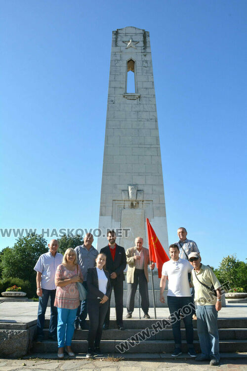 БСП-Хасково отбеляза 9 септември с поднасяне на цветя