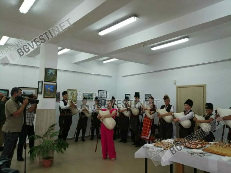 Втора самостоятелна изложба на Мария Бялкова бе открита в залата на архива