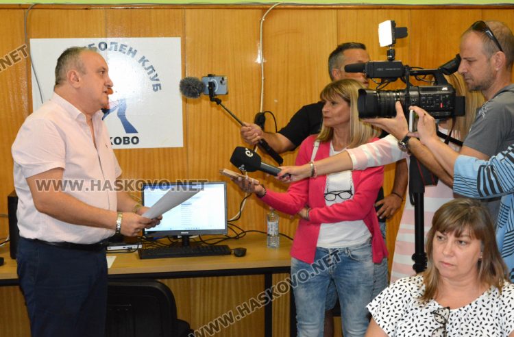 От ОИК–Хасково се надяват на разделяне на машинните и хартиените протоколи