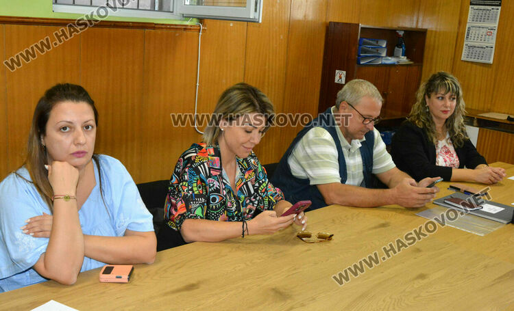 От ОИК–Хасково се надяват на разделяне на машинните и хартиените протоколи