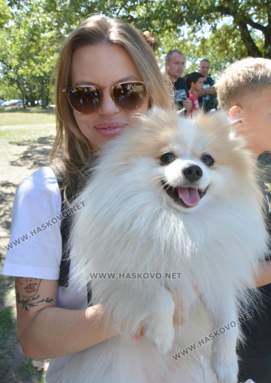 Деца и четириногите им  любимци се забавляваха на „Кенана“