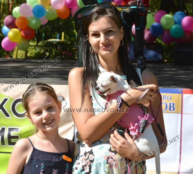 Деца и четириногите им  любимци се забавляваха на „Кенана“