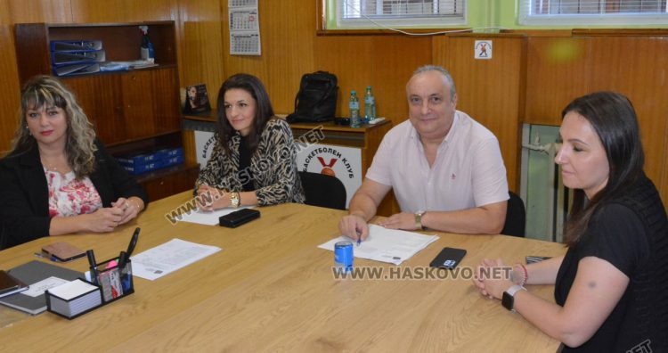 От ОИК–Хасково се надяват на разделяне на машинните и хартиените протоколи