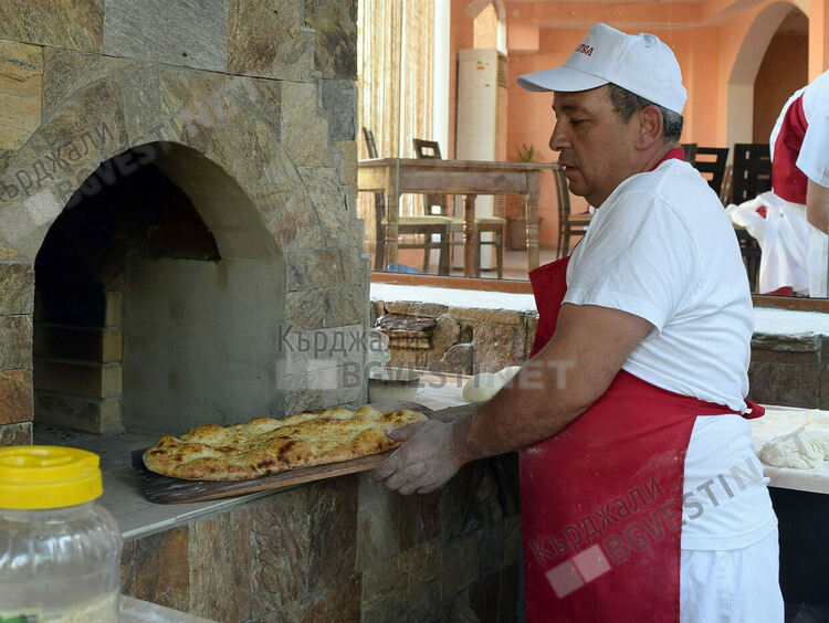 Търсят готвачи за мега-кухня в Кърджали