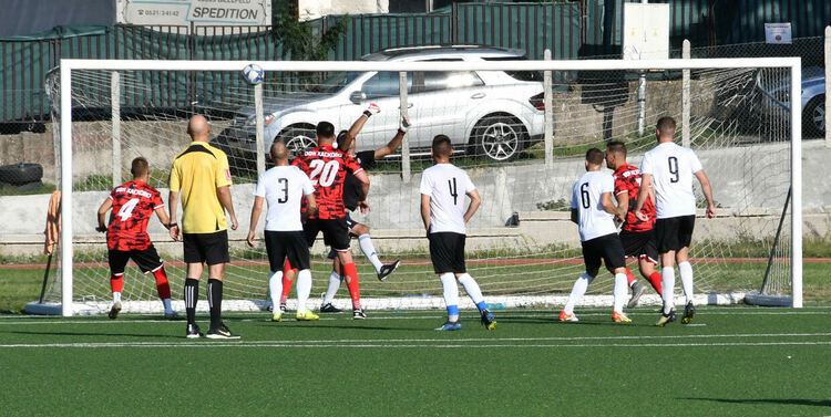 Най-новият футболен отбор на Хасково записа първа победа