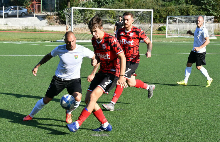 Най-новият футболен отбор на Хасково записа първа победа