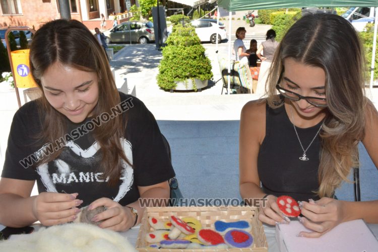 Седем арт работилнички предизвикаха малки и големи да творят