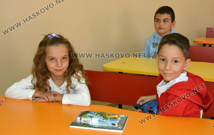 ОУ „Климент Охридски“ отвори врати за първокласници