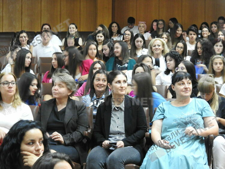 Филиалът на Пловдивския университет в Кърджали откри академичната учебна година със собствен химн и над 450 студенти