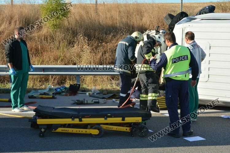 Водач на бус загина при катастрофа с камион на магистрала „Марица“