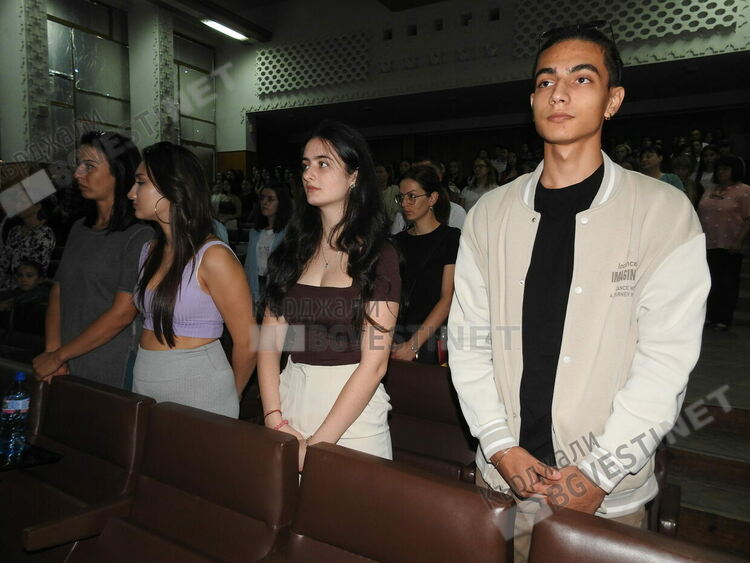 Филиалът на Пловдивския университет в Кърджали откри академичната учебна година със собствен химн и над 450 студенти