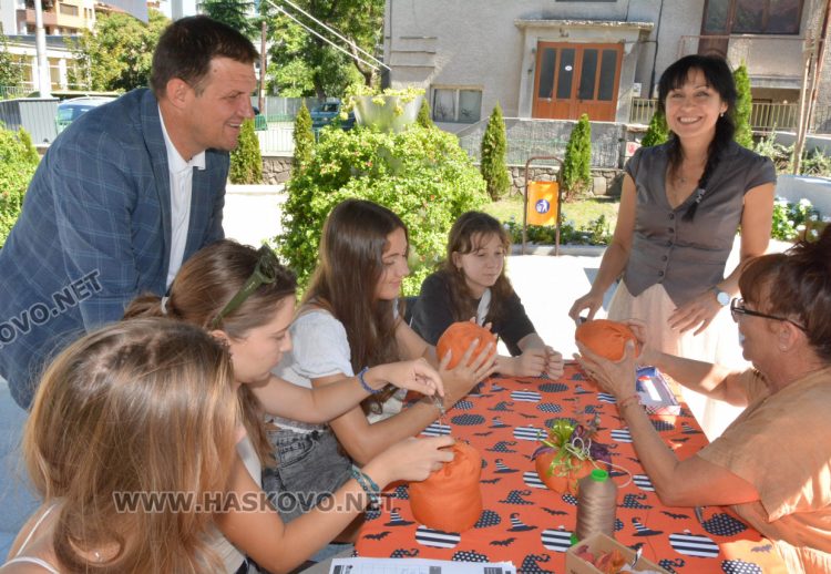 Седем арт работилнички предизвикаха малки и големи да творят