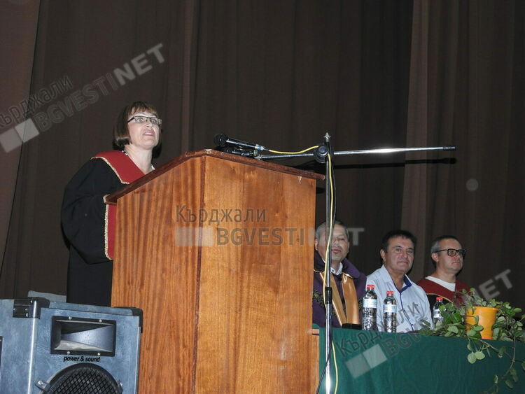 Филиалът на Пловдивския университет в Кърджали откри академичната учебна година със собствен химн и над 450 студенти